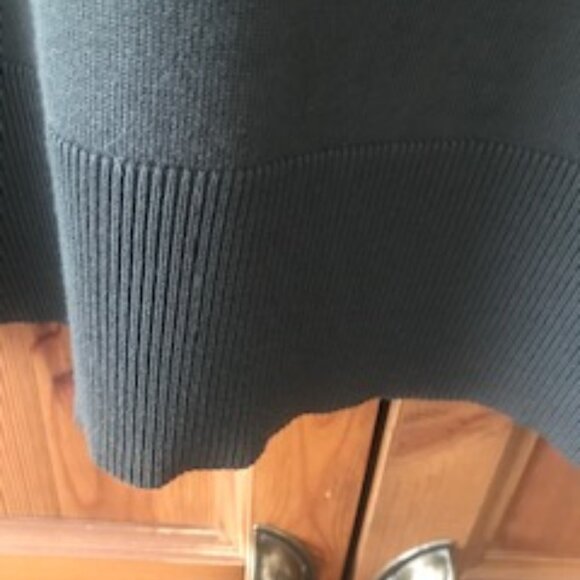 Knitted Top, size M/L , dark green, very Good condition. - Picture 5 of 5